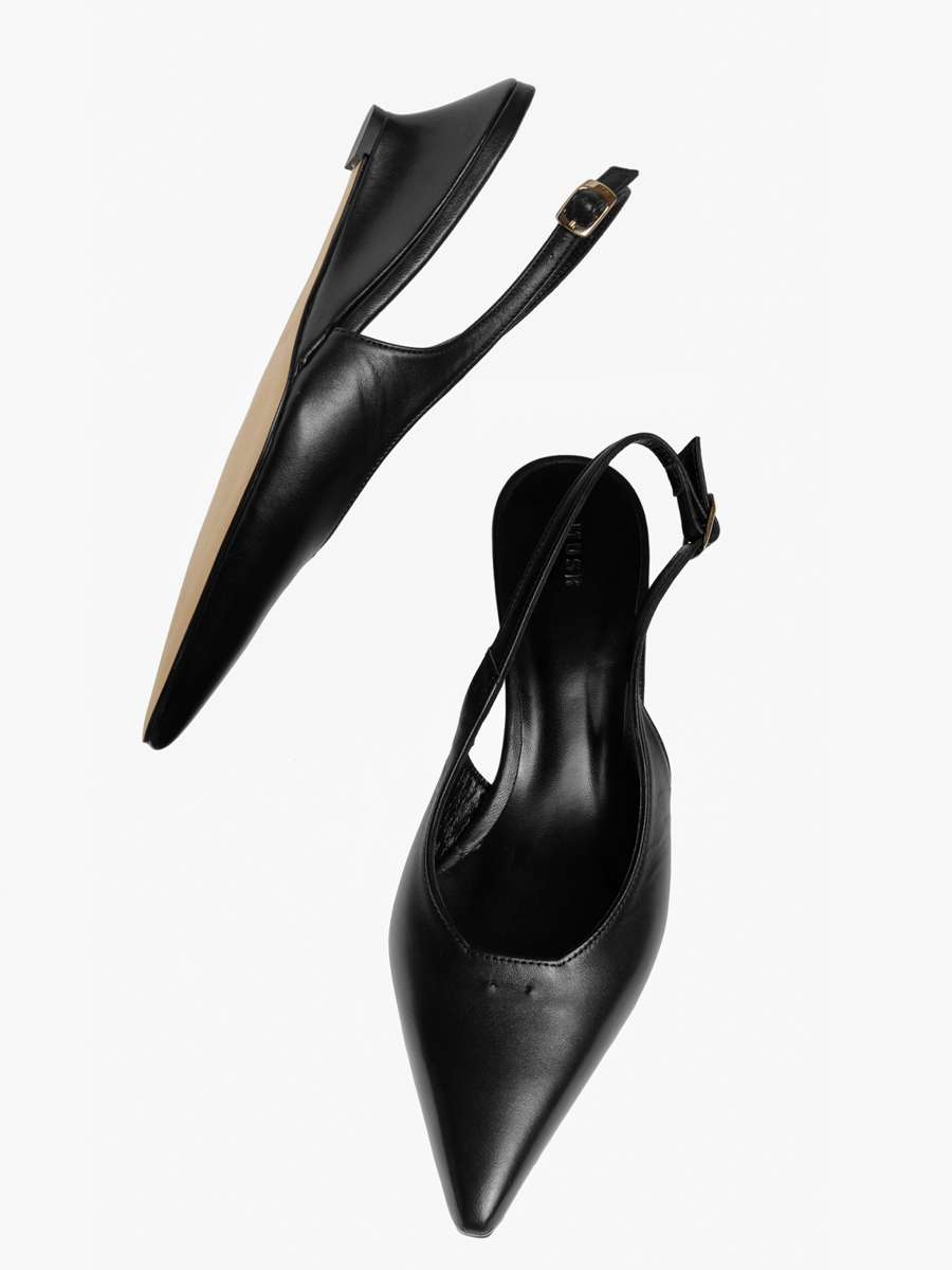 fotografia odzieży high-end warszawa studio Studio fotograficzne w Warszawie dedykowane dla marek odzieży high-end i haute couture. Tworzymy luksusowe packshoty ubrań, luksusowych torebek oraz butów, dbając o każdy najmniejszy niuans – od blasku metalowych suwaków po miękkość szlachetnych dzianin. Nasze usługi packshot premium w Warszawie to inwestycja w perfekcyjny wizerunek cyfrowy, który natychmiast pozycjonuje Twój produkt obok największych światowych domów mody.
